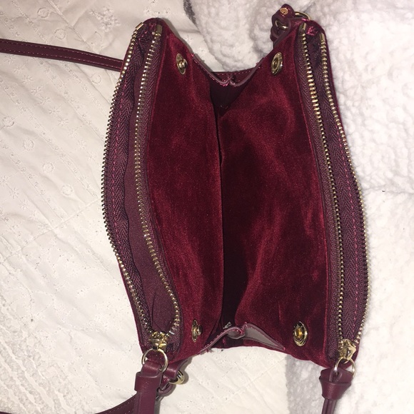 Velvet maroon crossbody bag - Picture 4 of 4